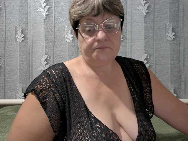 ElzaJewel live cam on BongaCams
