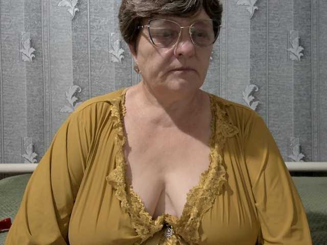 ElzaJewel, en directo ahora en BongaCams