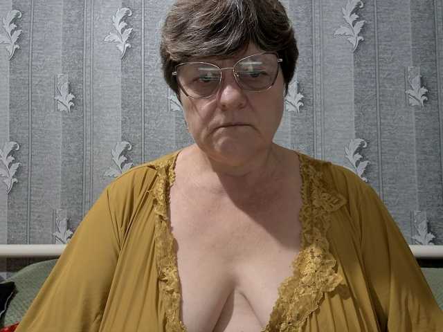 ElzaJewel, en directo ahora en BongaCams