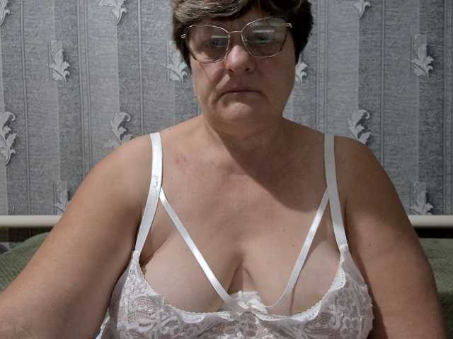 ElzaJewel live cam on BongaCams