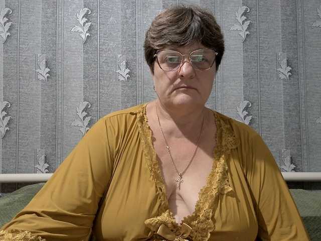 ElzaJewel live cam on BongaCams