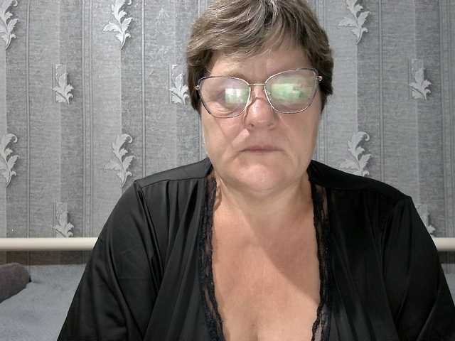 ElzaJewel live cam on BongaCams