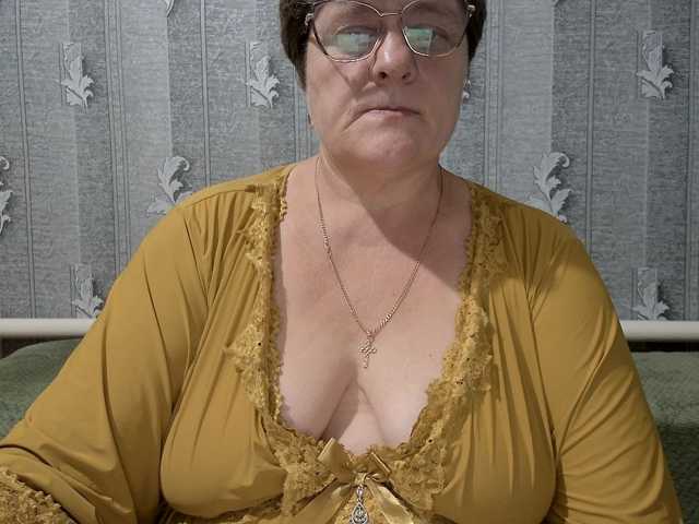 ElzaJewel live cam on BongaCams
