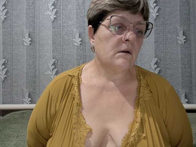 ElzaJewel live cam on BongaCams