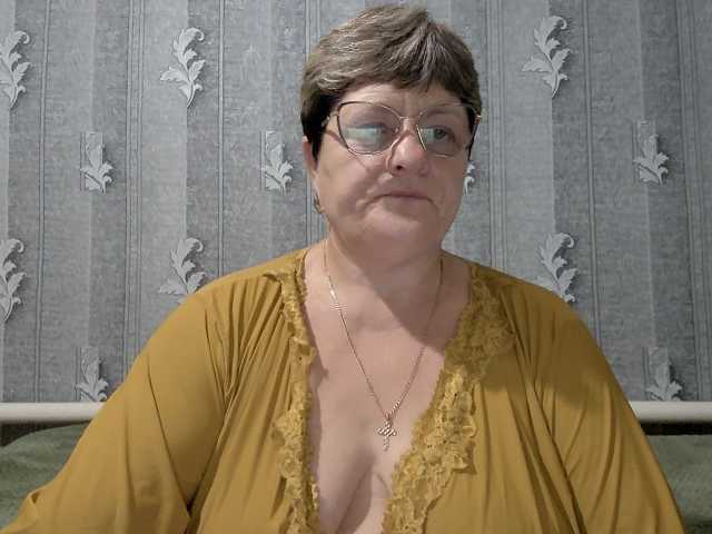 ElzaJewel live cam on BongaCams