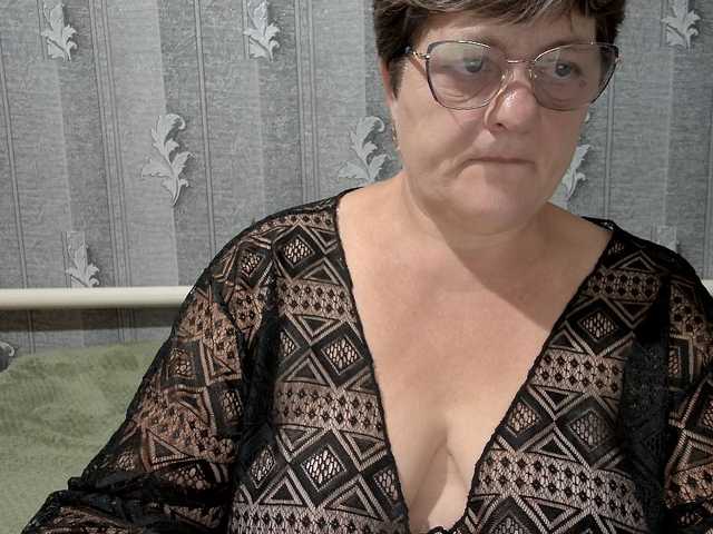 ElzaJewel live cam on BongaCams