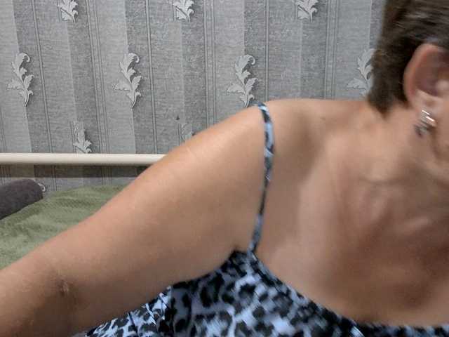 ElzaJewel live cam on BongaCams