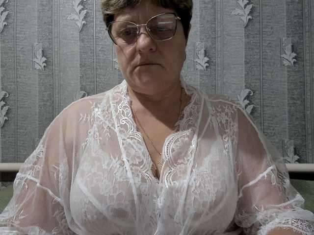 ElzaJewel live cam on BongaCams