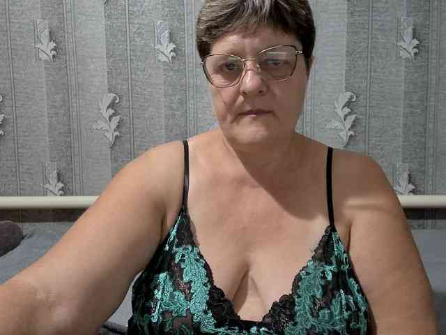 ElzaJewel Live Webcam on BongaCams
