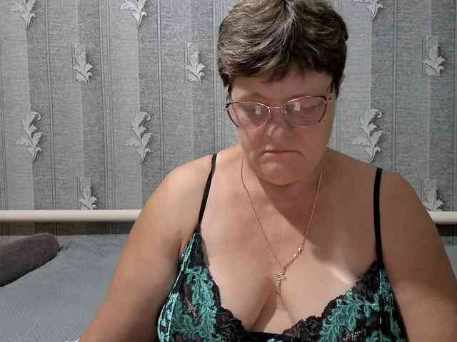 ElzaJewel Live Webcam on BongaCams