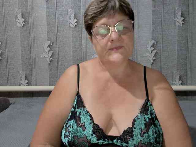 ElzaJewel Live Webcam on BongaCams