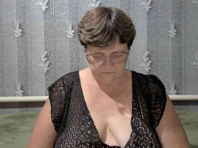 ElzaJewel's webcam live show