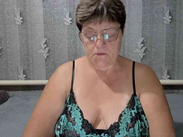 ElzaJewel Live Webcam on BongaCams