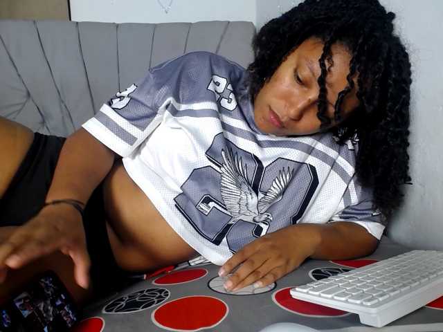 Franci-hot4 live cam on BongaCams