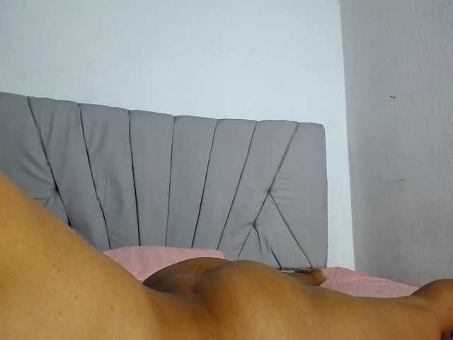 Franci-hot4 live cam preview