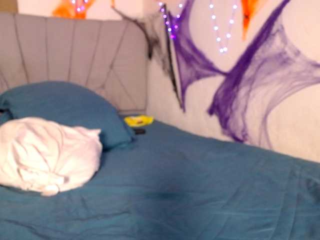 Franci-hot4 live cam on BongaCams