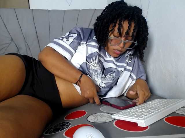 Franci-hot4 live cam on BongaCams
