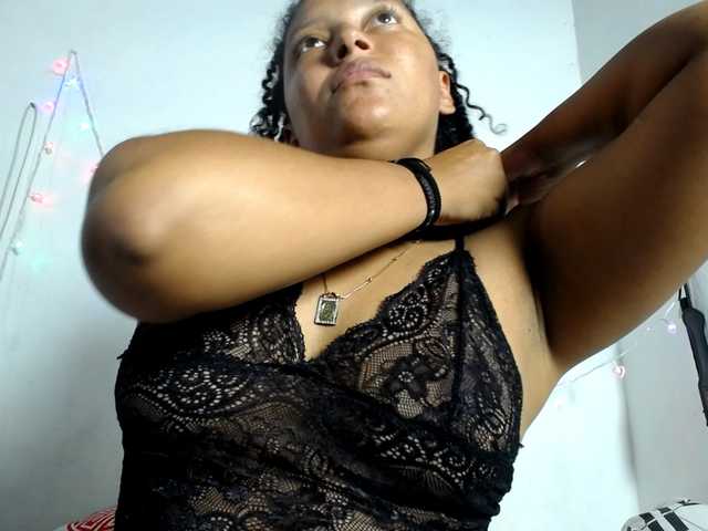 Franci-hot4 live cam on BongaCams