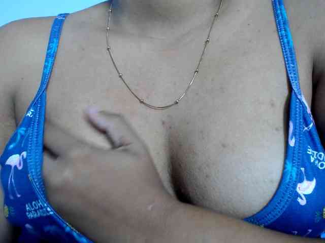 Franci-hot4 webcam