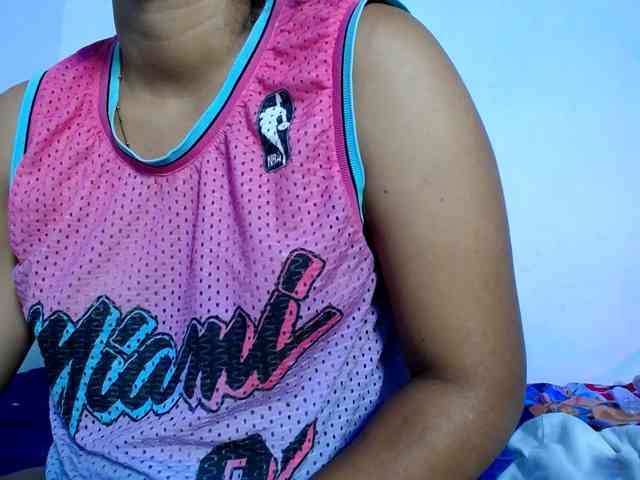 Franci-hot4 Live Webcam on BongaCams