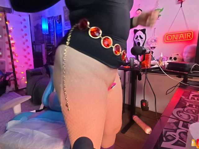 Nixycrow11 live cam on BongaCams