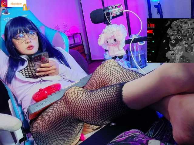 Nixycrow11 live cam on BongaCams