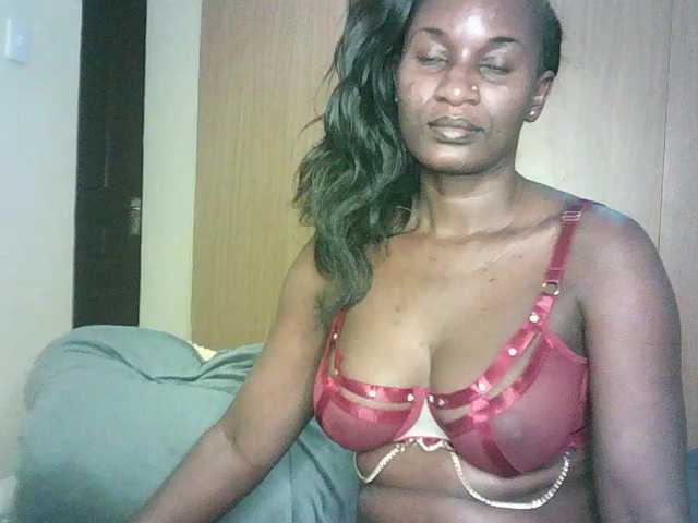 BradBubble live cam on BongaCams