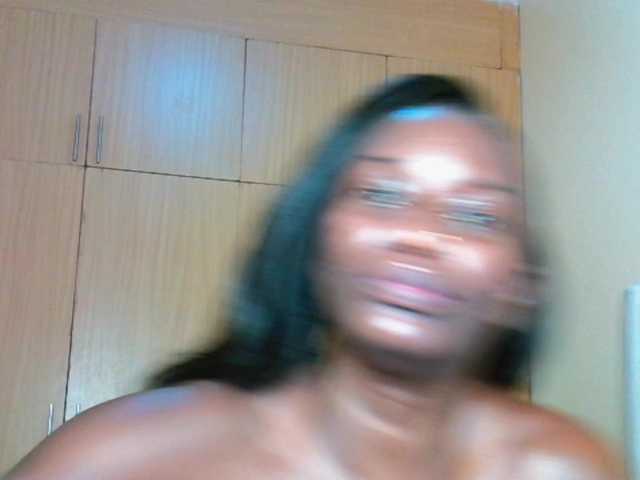 BradBubble live cam preview