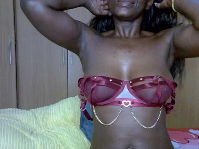 BradBubble — live female cam