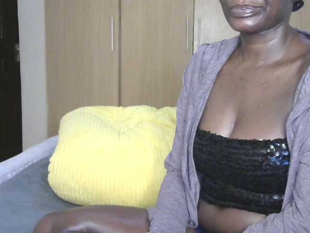 BradBubble live cam on BongaCams