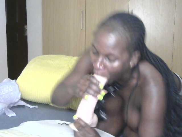 BradBubble live webcam show