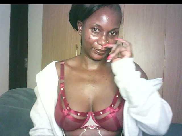 BradBubble live cam on BongaCams