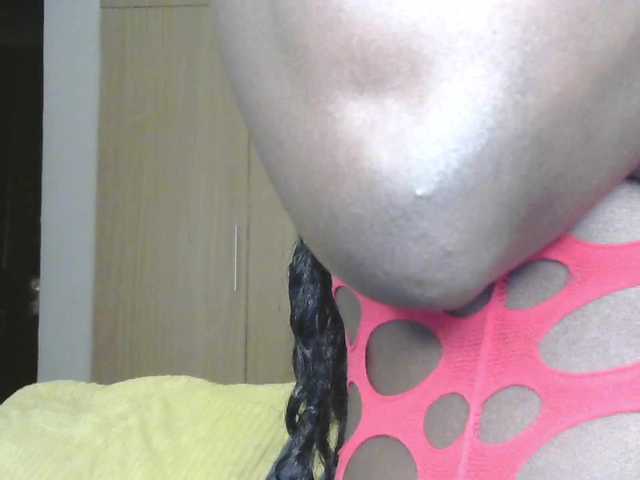 BradBubble live cam on BongaCams