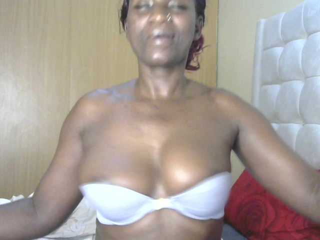 BradBubble live cam on BongaCams