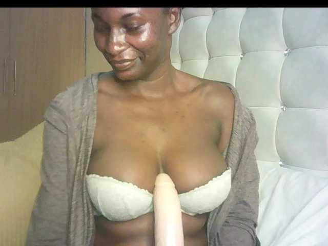BradBubble live cam on BongaCams