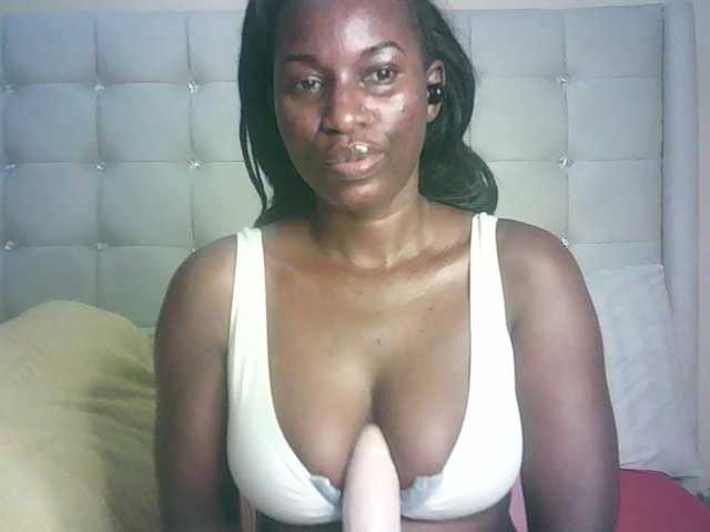 BradBubble live cam on BongaCams