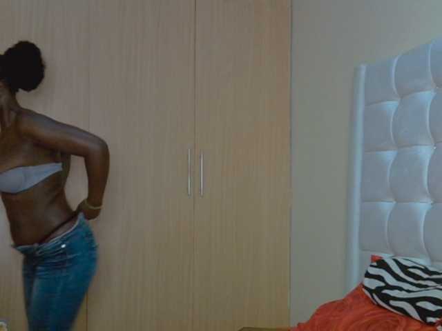 BradBubble live cam on BongaCams