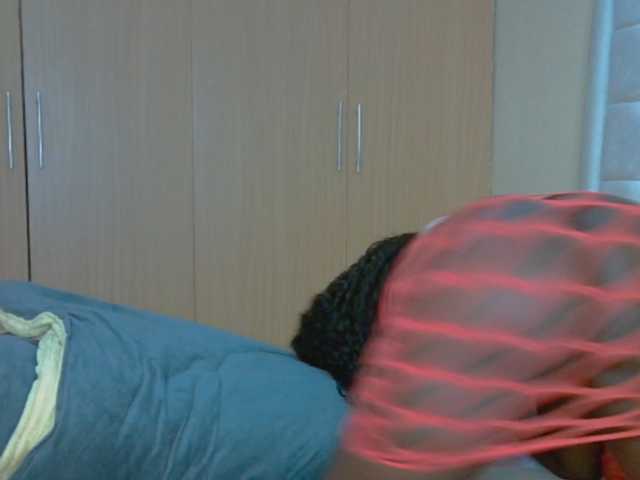 BradBubble live cam preview