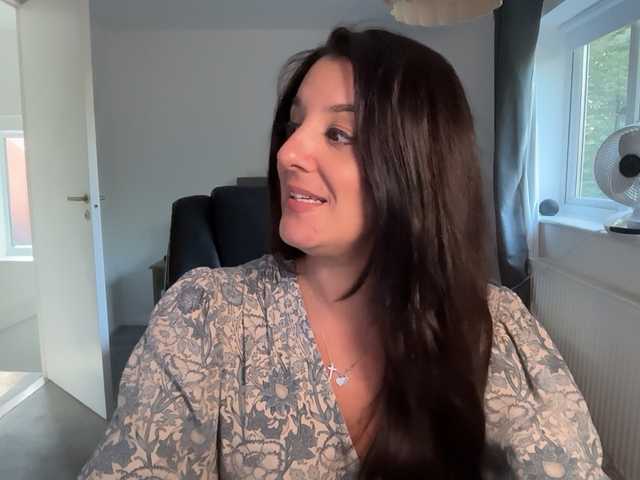 magicinabox live cam on BongaCams