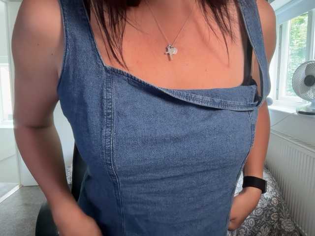 magicinabox live cam on BongaCams