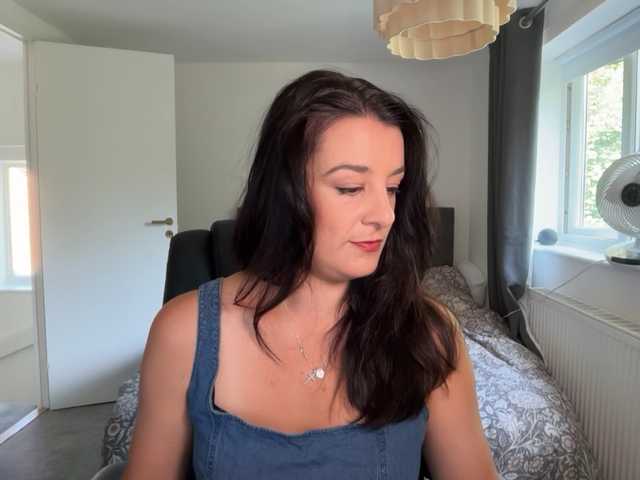 magicinabox live cam on BongaCams