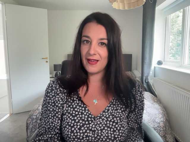 magicinabox live cam on BongaCams