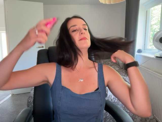magicinabox live cam on BongaCams