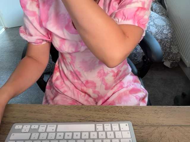 magicinabox live cam on BongaCams