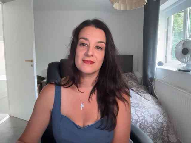 magicinabox Live Webcam on BongaCams