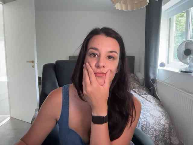 magicinabox Live Webcam on BongaCams