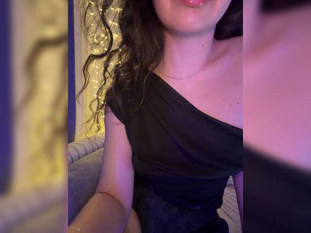 FeeBee live cam on BongaCams