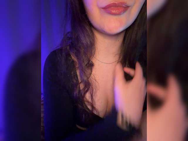 FeeBee live cam on BongaCams