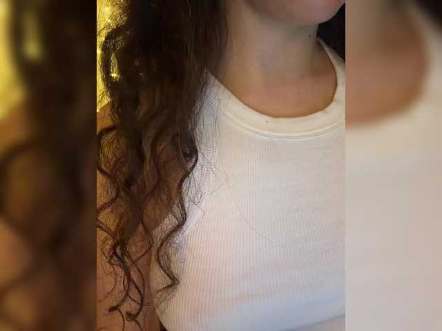 FeeBee live cam on BongaCams