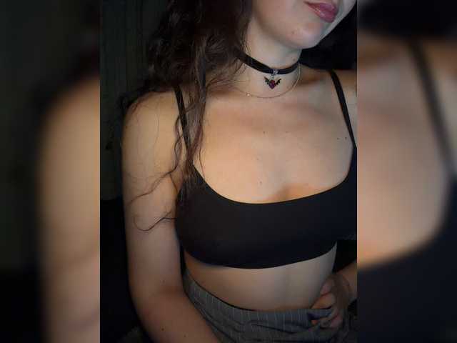 FeeBee live webcam show